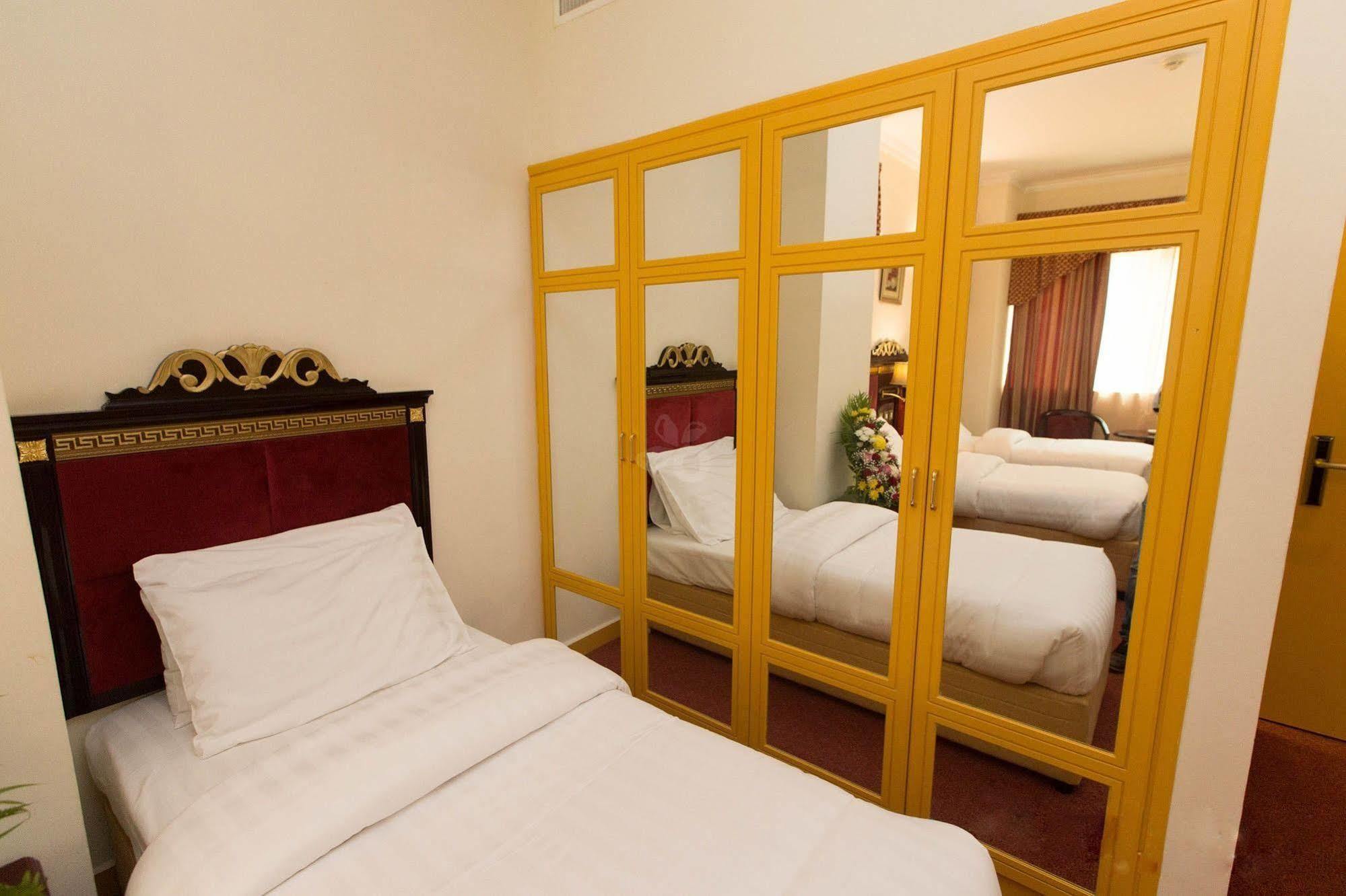 Comfort Inn Hotel Deira Dubai Bagian luar foto
