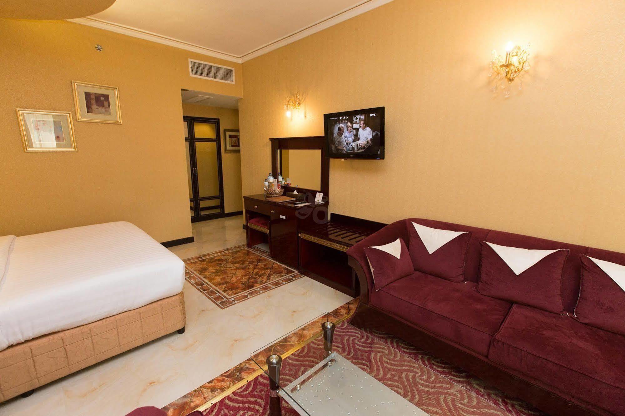 Comfort Inn Hotel Deira Dubai Bagian luar foto